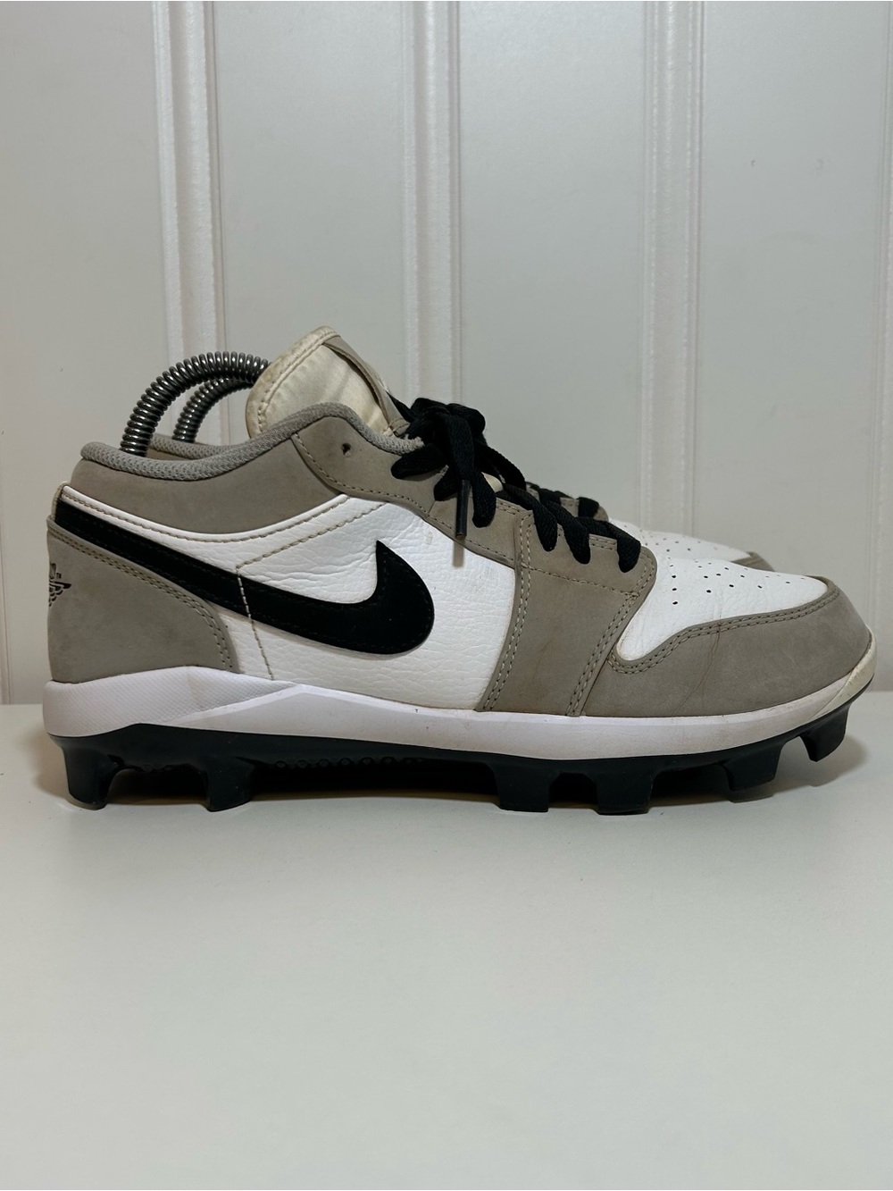 Jordan 1 mcs low grey black white baseball cleats